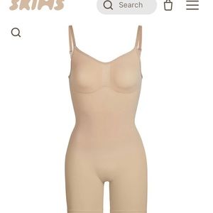 NWOT Skims SCULPTING BODYSUIT MID THIGH W. OPEN GUSSET